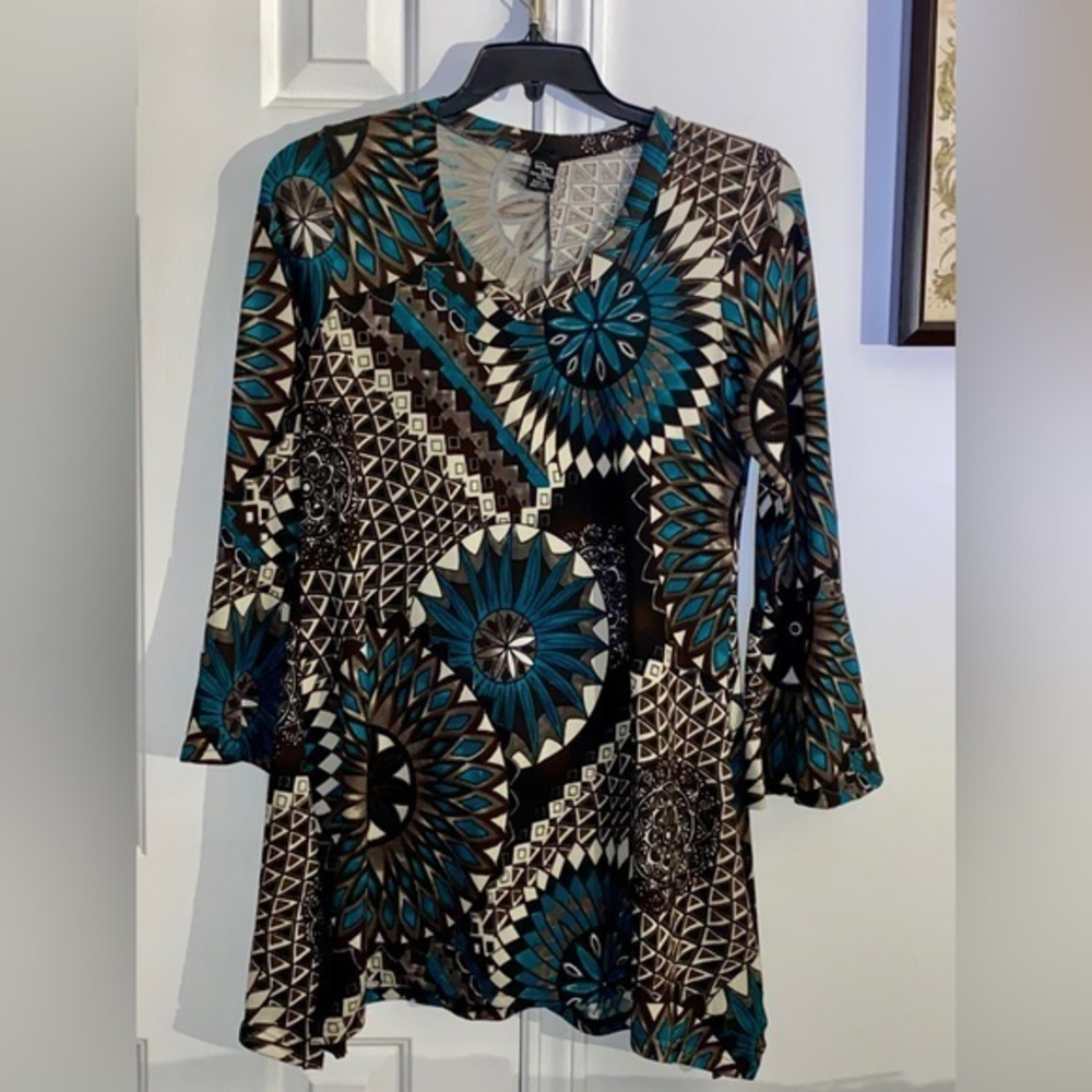 Win‎ Win Women’s Flare Bottom Tunic